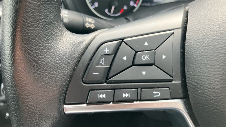 Nissan Juke 1.0 DiG-T 114 Tekna 5dr Petrol Hatchback